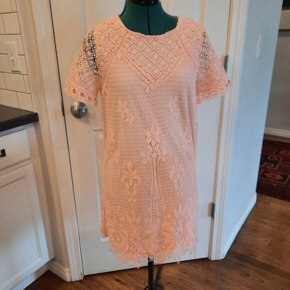 NEW Andree by Unit Peachy Pink Lace Dress, Size S - Picture 2 of 7